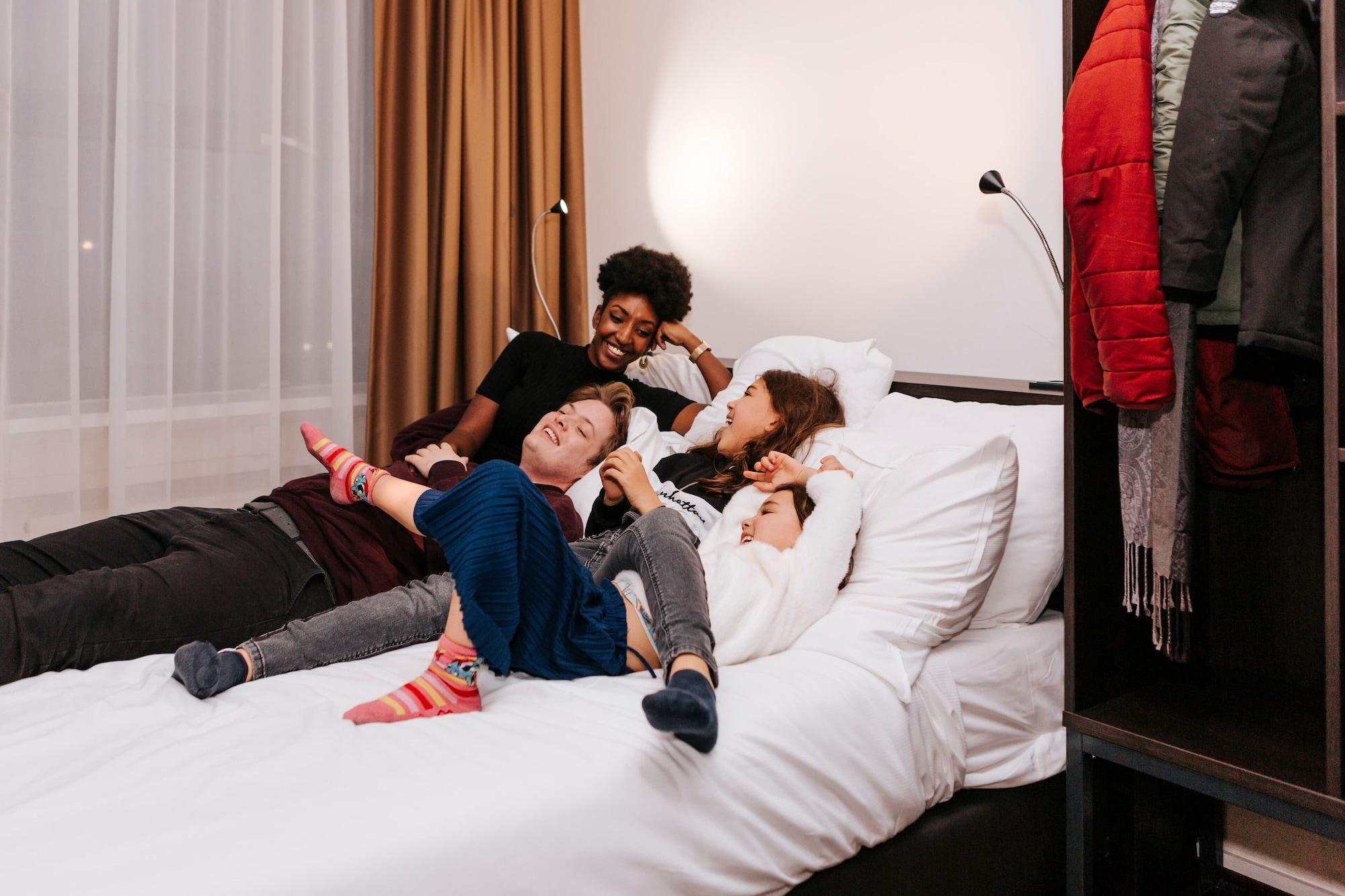 The Hague Teleport Hotel Екстериор снимка