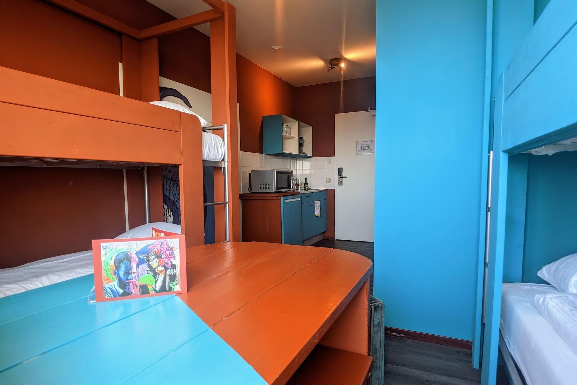 The Hague Teleport Hotel Екстериор снимка