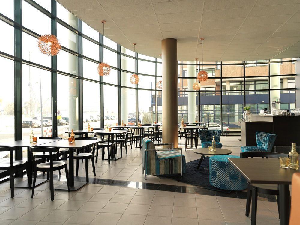 The Hague Teleport Hotel Екстериор снимка