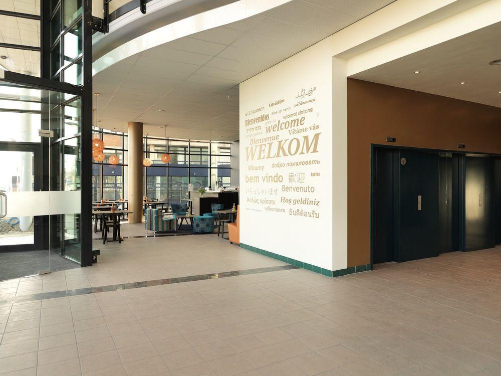 The Hague Teleport Hotel Екстериор снимка