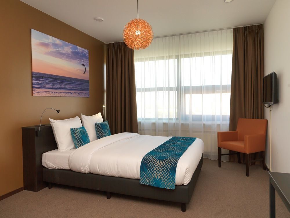 The Hague Teleport Hotel Екстериор снимка